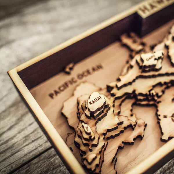 wood map of the hawaiian islands in 3d